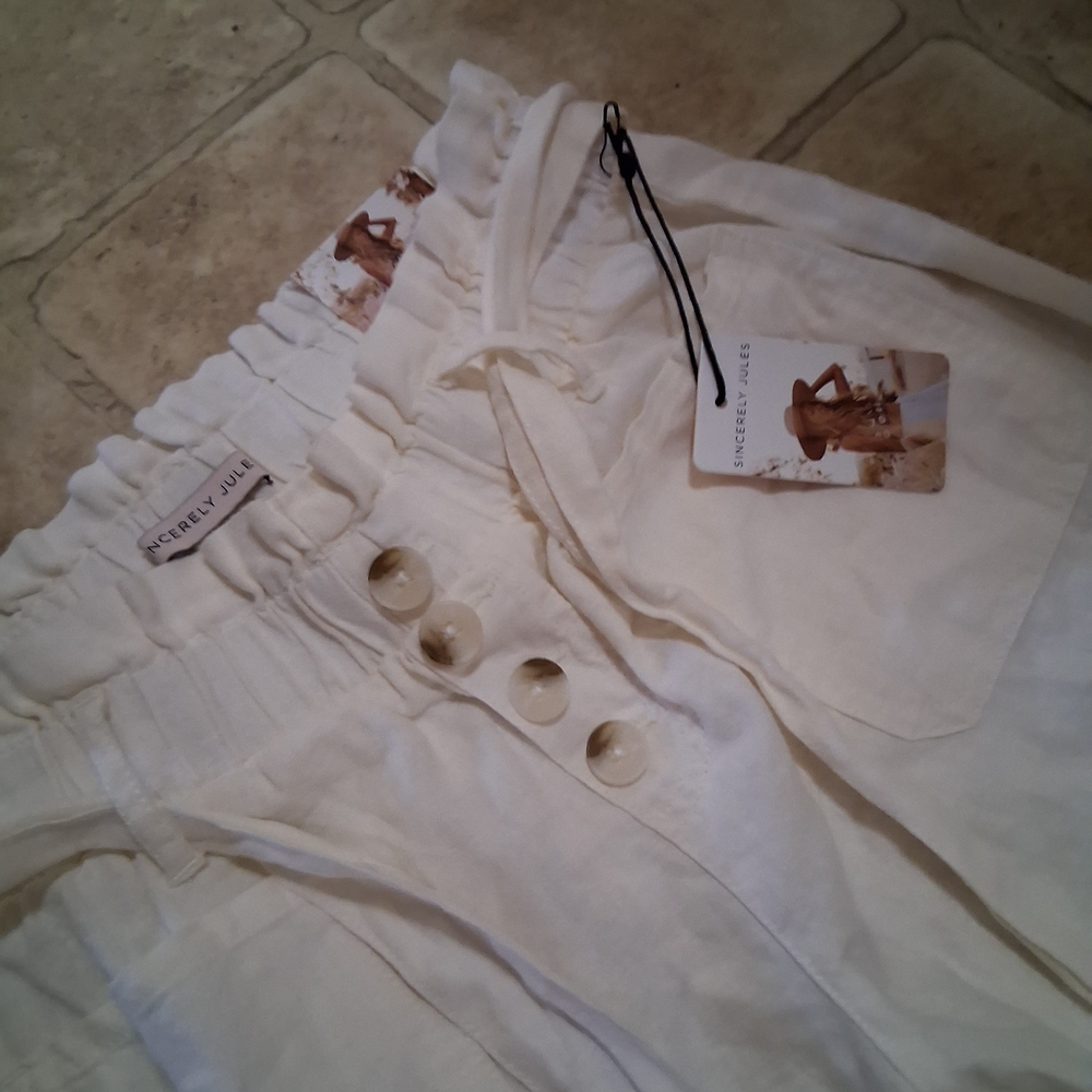 Sincerely Jules Cream Elastic Waist Linen-Blend Shorts